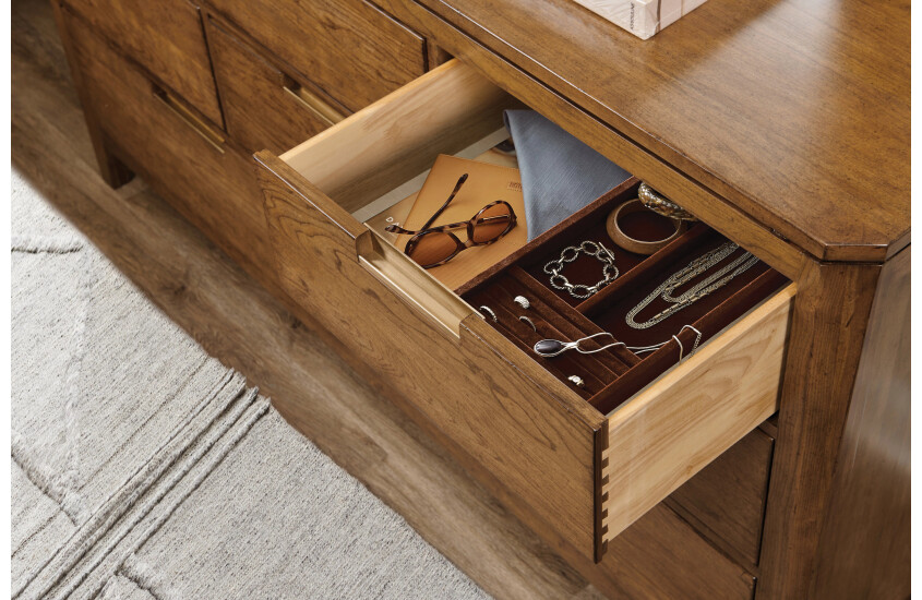 PROFILE DRESSER Room 3 Print button PROFILE DRESSER Room 3
