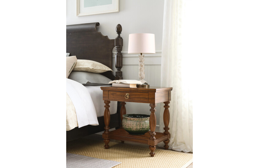 WARREN BEDSIDE TABLE Room