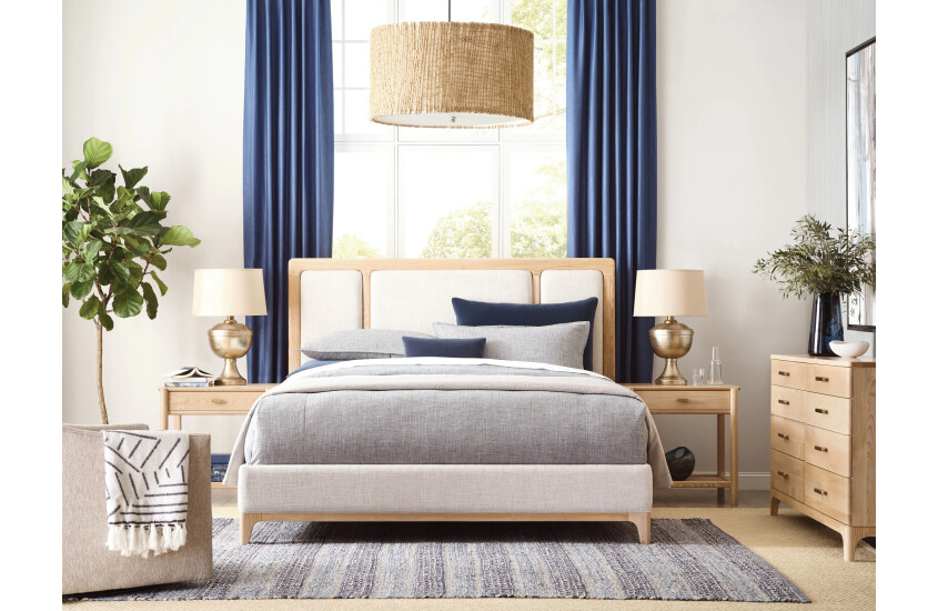 ESSENCE DRESSER Room 3