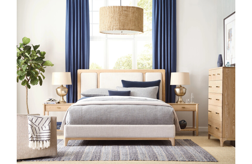 KING KENDALL UPHOLSTERED BED - COMPLETE Room